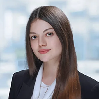 Porträt einer Beraterin im Business-Blazer